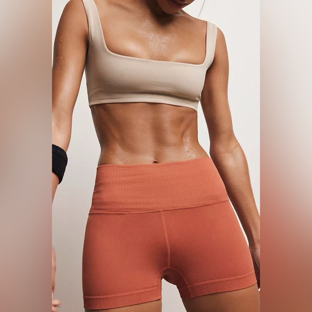 NWOT FREE PEOPLE Movement Good Karma Running Shorts - Terracotta
$48MSRP